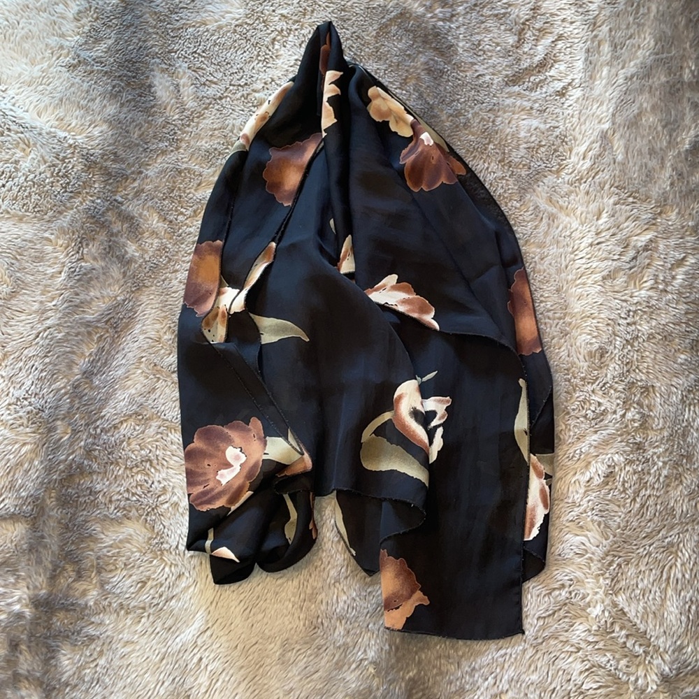 Floral Black Scarf 🖤